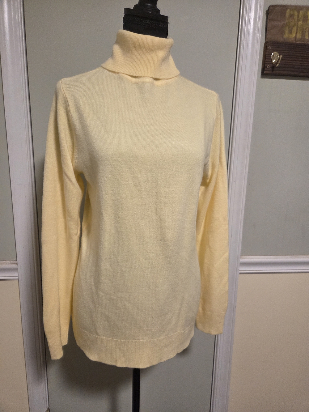 croft & barrow Pale Yellow Turtleneck Sweater